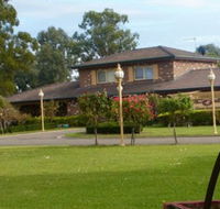 Carriage House Motor Inn