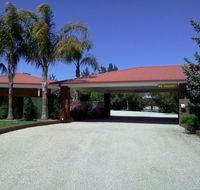 Golden Chain Border Gateway Motel - Holiday Great Ocean Road
