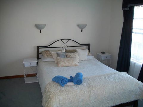 Beachside Apartment - Hove - Holiday Great Ocean Road 4