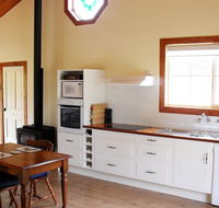 The Old Oak Bed and Breakfast - The Shearing Quarters