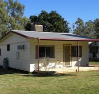 Cockatoo Cottage - Pooncarie - Holiday Great Ocean Road