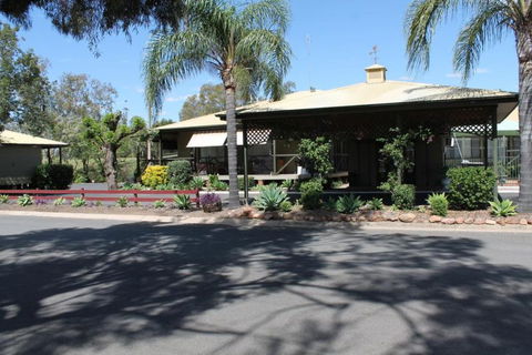 Lake Forbes Motel - Holiday Great Ocean Road 0