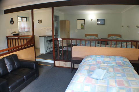 Lake Forbes Motel - Holiday Great Ocean Road 2