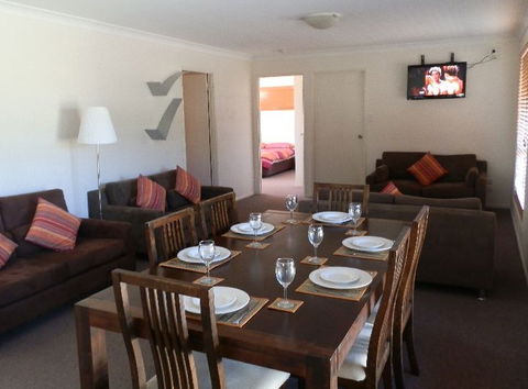 Peppertree Cabins Kingaroy - Holiday Great Ocean Road 1