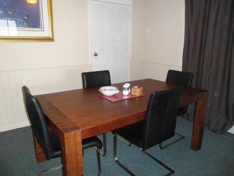 AMELIA STREET GLADSTONE 5 BEDROOMS - Holiday Great Ocean Road 2