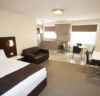 Country Comfort Premier Motel