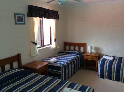Cleveland Visitor Villas Motel & Shailer Park Garden Villas - Holiday Great Ocean Road 3
