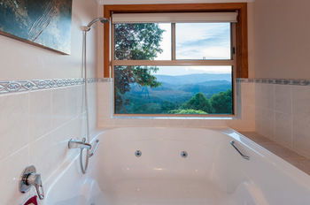 Artisan Spa Views - Holiday Great Ocean Road 17