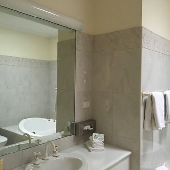 Eltham Gateway Hotel - Holiday Great Ocean Road 3