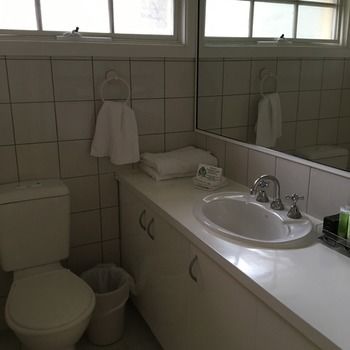Eltham Gateway Hotel - Holiday Great Ocean Road 4