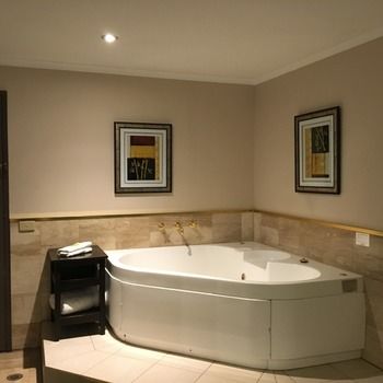 Eltham Gateway Hotel - Holiday Great Ocean Road 5