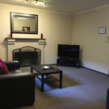 Eltham Gateway Hotel - Holiday Great Ocean Road 19