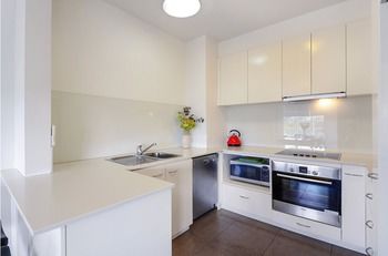 Albert Road Serviced Apartments - Holiday Great Ocean Road 8