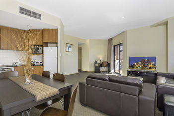 Quality Suites Boulevard On Beaumont - Holiday Great Ocean Road 7