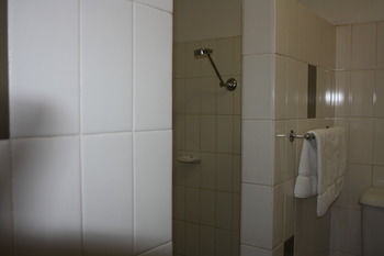 Crossroads Hotel Liverpool - Holiday Great Ocean Road 8