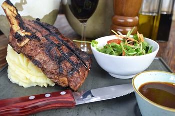 Crossroads Hotel Liverpool - Holiday Great Ocean Road 11