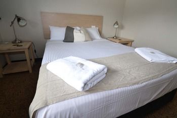 Crossroads Hotel Liverpool - Holiday Great Ocean Road 21