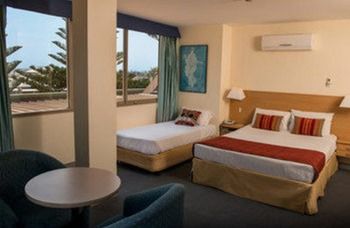 Newcastle Beach Hotel - Holiday Great Ocean Road 5