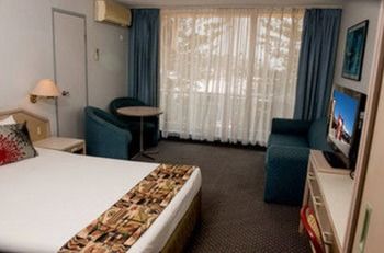 Newcastle Beach Hotel - Holiday Great Ocean Road 6