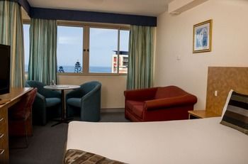 Newcastle Beach Hotel - Holiday Great Ocean Road 17