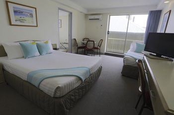 Newcastle Beach Hotel - Holiday Great Ocean Road 25