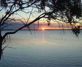 Stanley Lakeside Spa Cabins - Holiday Great Ocean Road 4