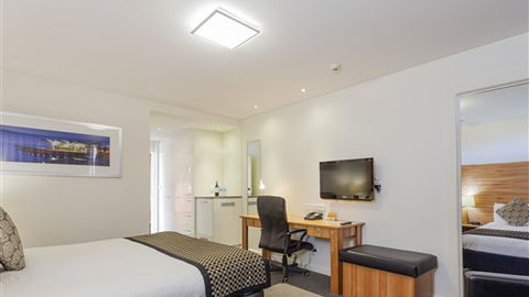 Quality Hotel Bayside Geelong - Holiday Great Ocean Road 2