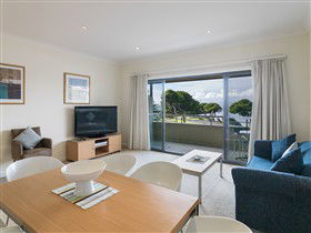 Aurora Ozone Apartments - Holiday Great Ocean Road 0