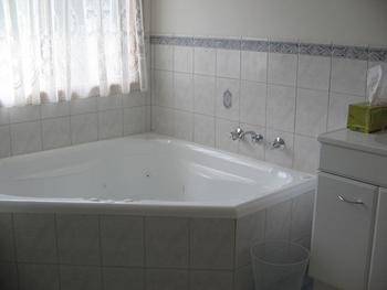 Macburn Self Contained Cottages, Dog Friendly - Holiday Great Ocean Road 0