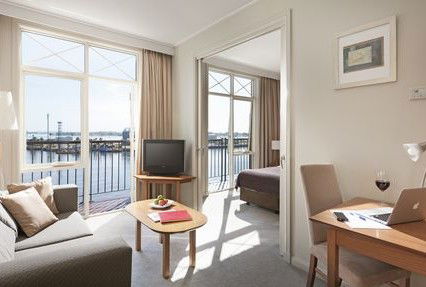 Crowne Plaza Newcastle - Holiday Great Ocean Road 1