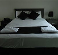 Dooleys Tavern and Motel Capella