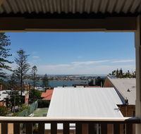 Newcastle Terraces and Apartments - Harbourside Apartment - Holiday Great Ocean Road