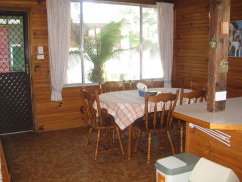 Grantham House  Pet Friendly Holiday Home - Holiday Great Ocean Road 1