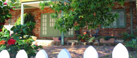 Kalamunda Carriages And Three Gums Cottage - Holiday Great Ocean Road 0