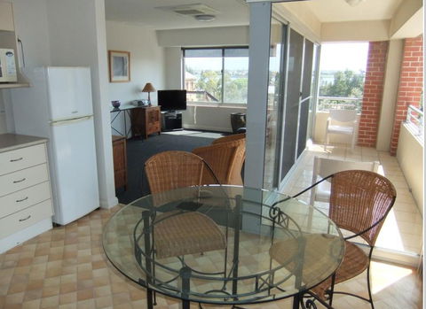 Newcastle Serviced Apartments - Holiday Great Ocean Road 2
