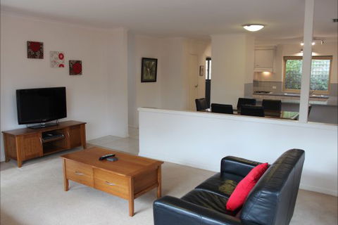 Adelaide Serviced Accommodation - Childers House - Holiday Great Ocean Road 0