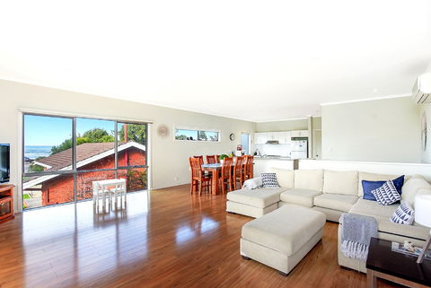 Ariadne - A Hop Skip And A Jump To The Beach With Sea Views - Holiday Great Ocean Road 3