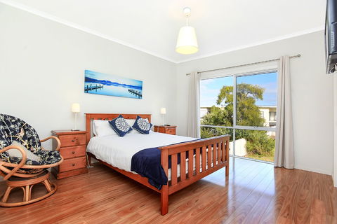 Ariadne - A Hop Skip And A Jump To The Beach With Sea Views - Holiday Great Ocean Road 6