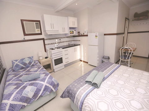 Across Country Motor Inn And Serviced Apartments - Holiday Great Ocean Road 3