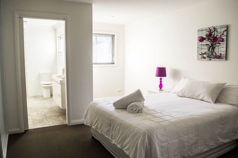 Shellharbour Village Ocean View Apartment - Holiday Great Ocean Road 3