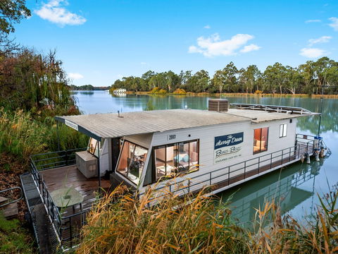 Boats And Bedzzz - The Murray Dream Self-contained Moored Houseboat - Holiday Great Ocean Road 1
