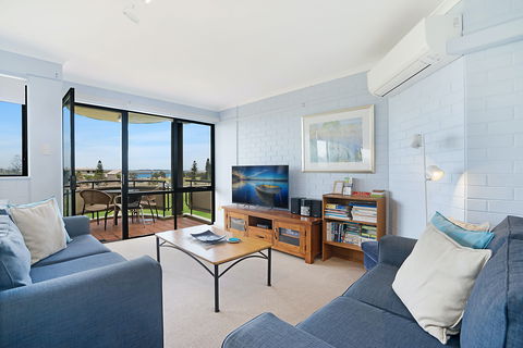 Newcastle Short Stay Apartments - Flagstaff Apartment - Holiday Great Ocean Road 2