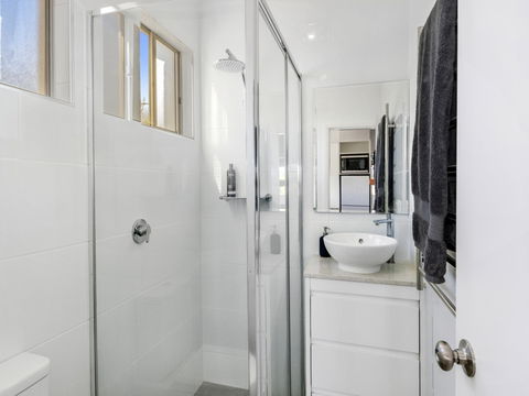 Coolah Shorts - Self Contained Apartments - Holiday Great Ocean Road 2