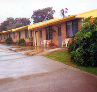 Clovelly Holiday Units