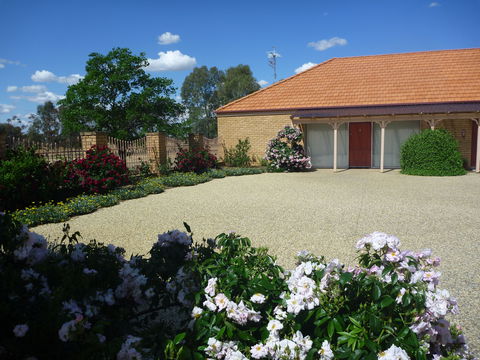 Fairways Bed And  Breakfast At Jerilderie - Holiday Great Ocean Road 1