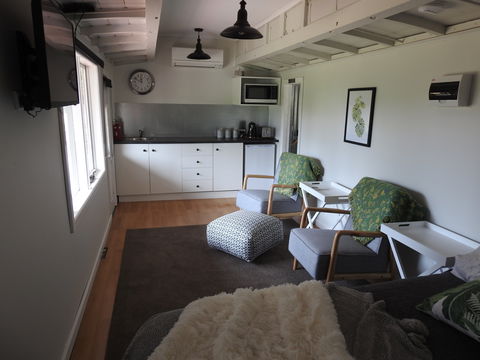 Miners Ridge Vineyard Railway Carriage B&B - Holiday Great Ocean Road 2