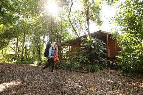 Samurai Beach Bungalows Port Stephens YHA - Holiday Great Ocean Road 1