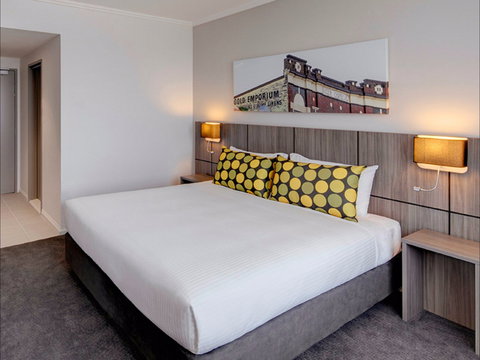 Travelodge Hotel Bankstown Sydney - Holiday Great Ocean Road 1