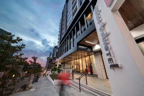 Swiss-Belhotel Brisbane - Holiday Great Ocean Road 1