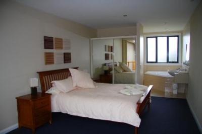 Ultimate Holiday Apartments - Holiday Great Ocean Road 2